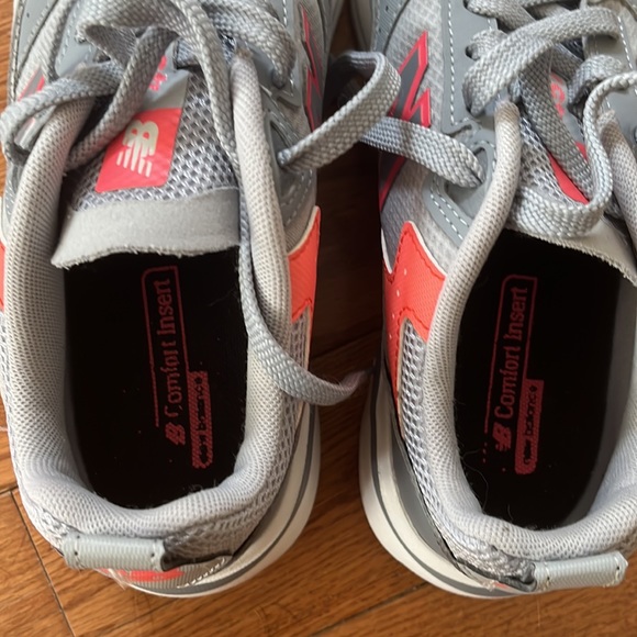 New Balance Shoes - Picture 4 of 5
